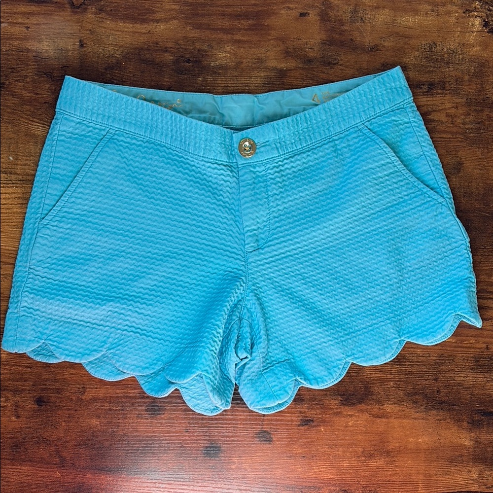 Lilly Pulitzer Blue Buttercup Shorts - Size 4